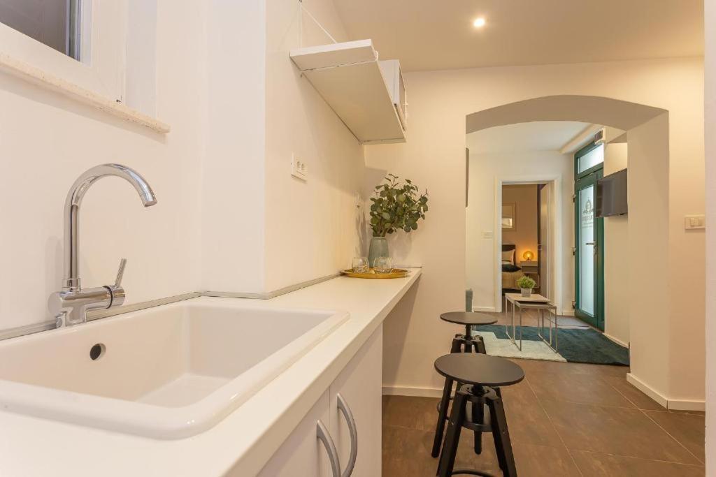 X Boutique Marinac Studio Apartments & Rooms Sibenik Exterior photo